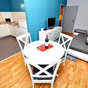 4* Alojamento de Acomodação e Pequeno-almoço Luxury Kadena